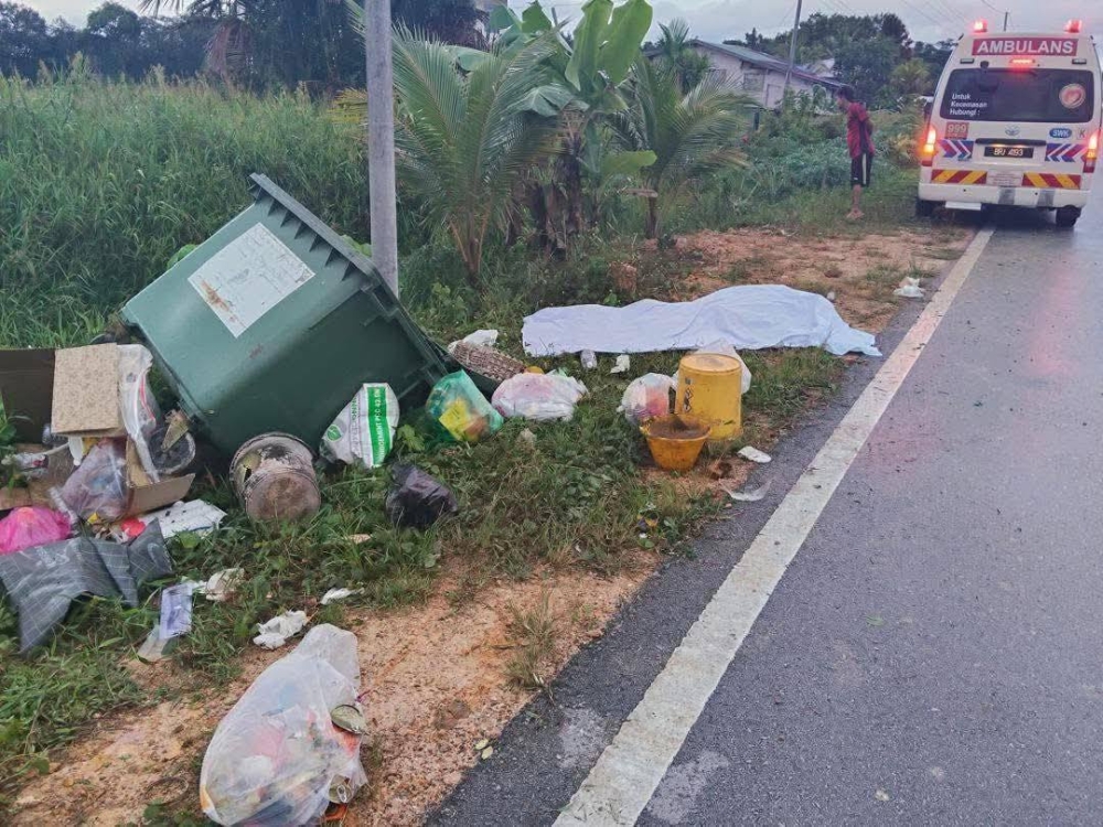 A 26-year-old motorcyclist was killed after crashing into a rubbish bin along Jalan Kelupu in Bintangor early today, while a second accident nearby minutes later left three drivers uninjured. — Picture via Facebook