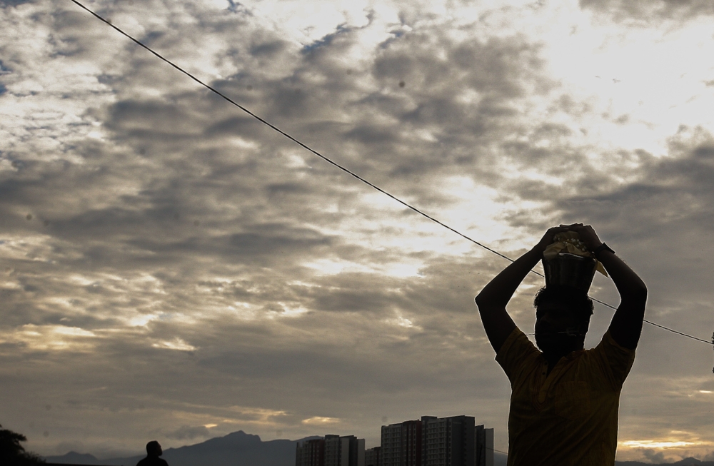 File picture for illustration purposes only. The National Hindu Temples Steering Committee has endorsed a new four-tier system to regularise unregistered temples nationwide. — Picture by Farhan Najib