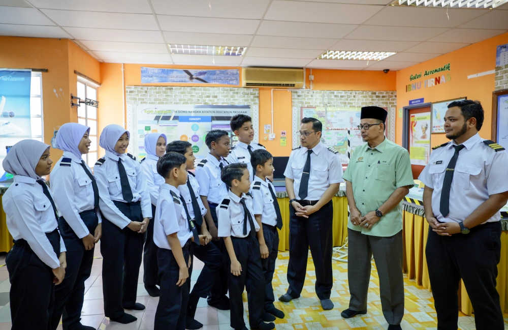 Beyond training and tests, members also have opportunities to visit aviation-related locations such as Sultan Mahmud Airport in Kuala Nerus, the air traffic control tower, maintenance hangars in Sepang, Selangor, as well as aviation academies in Melaka and Kelana Jaya, Selangor. — Bernama pic
