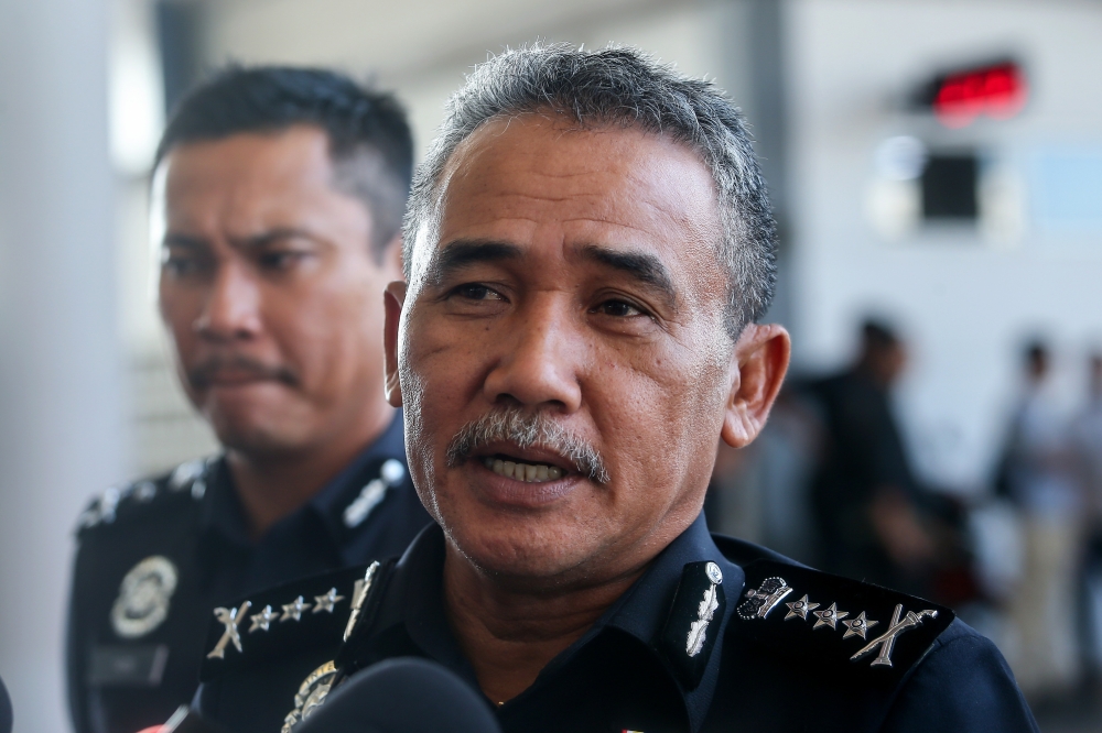 Kedah police chief Datuk Adzli Abu Shah speaks to reporters in Bukit Kayu Hitam February 25, 2026. — Bernama pic