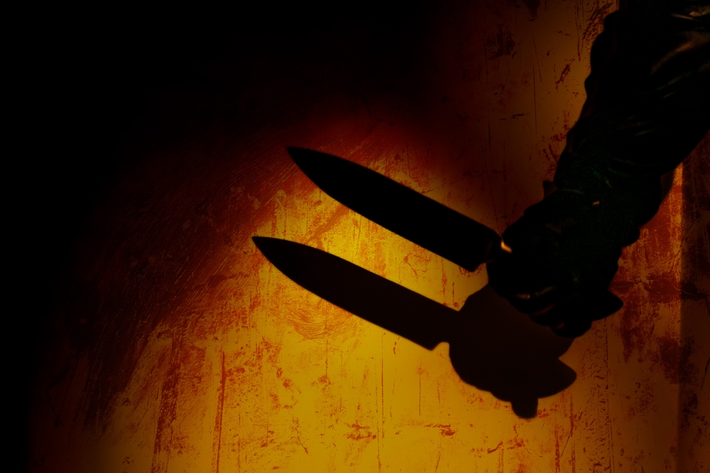 A 33-year-old man was seriously injured after he was slashed by several assailants outside a George Town shopping mall. Police have launched a manhunt. — Picture by Raymond Manuel