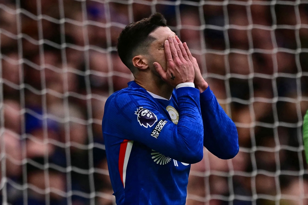Chelsea and West Ham United have been fined £325,000  (RM1.7 million) and £300,000  respectively for the mass confrontation at the end of their Premier League game last month, the Football Association said today. — AFP pic
