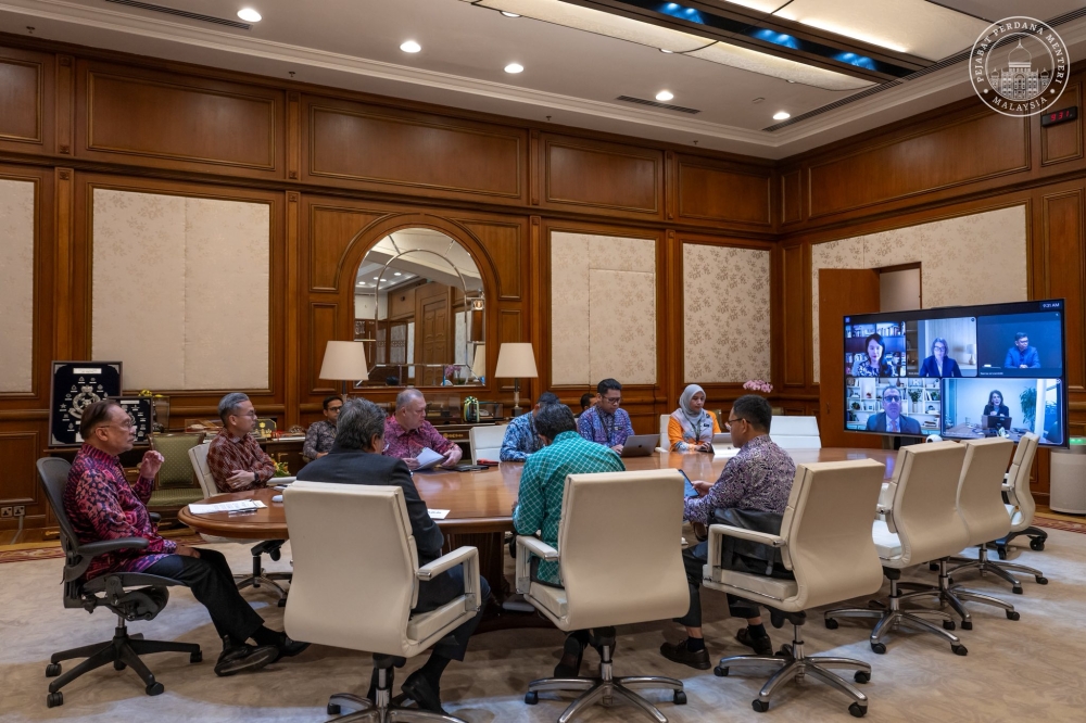 Prime Minister Datuk Seri Anwar Ibrahim today said Google’s US$2 billion investment in Malaysia is progressing strongly and has exceeded initial expectations. — Picture via Facebook/Anwar Ibrahim