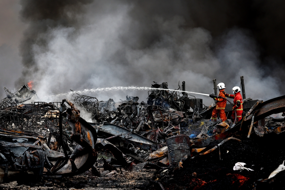 The Ministry of Education (MOE) is reviewing a report on the impact of a rubber factory fire that affected seven schools in Kulai, Johor, on February 24. — Bernama pic