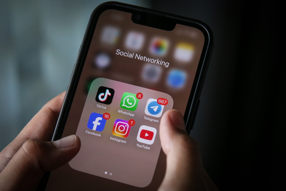 You will not be allowed to use your prepaid SIM card to access the Internet, if the telco suspends your service due to false or inaccurate information from you. — Picture by Yusof Isa