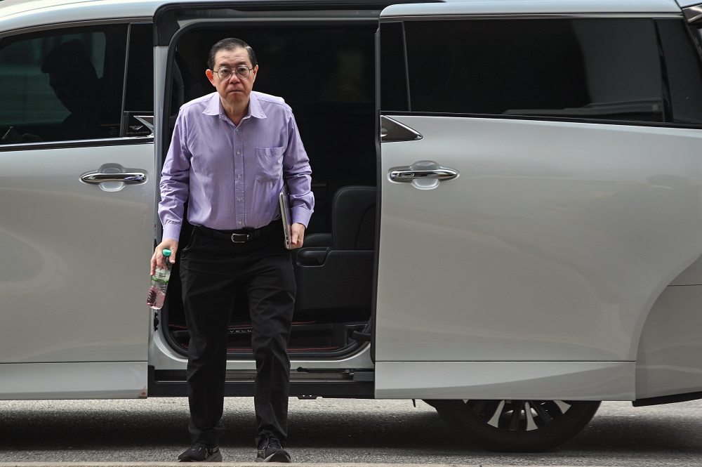 Former Penang Chief Minister Lim Guan Eng at the Kuala Lumpur Court Complex today. — Bernama pic