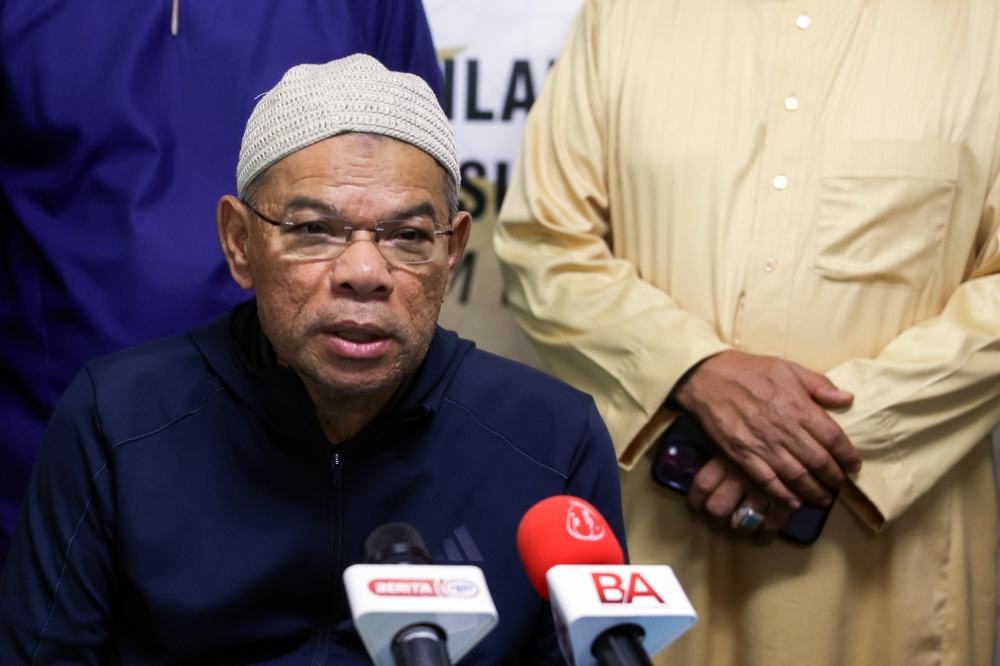 Home Minister Datuk Seri Saifuddin Nasution Ismail speaks at a press conference after the pre-dawn meal programme with clients of the Pusat Pemulihan Penagihan Narkotik (Puspen) Bachok during the Programme on the Application of Noble Values in Bachok, March 1, 2026. — Bernama pic