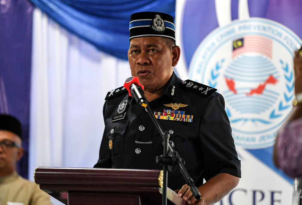 Deputy Director of Forfeiture/Legal/Detention of the Narcotics Criminal Investigation Department (JSJN) Bukit Aman DCP Mohd Zani Che Din delivers a speech at the launch of the Generasi Sihat, Komuniti Hebat ‘Desaku Mendunia, Kita Jaga Kita’ programme in Felda Gedangsa, Kuala Kubu Bharu, February 28, 2026. — Bernama pic