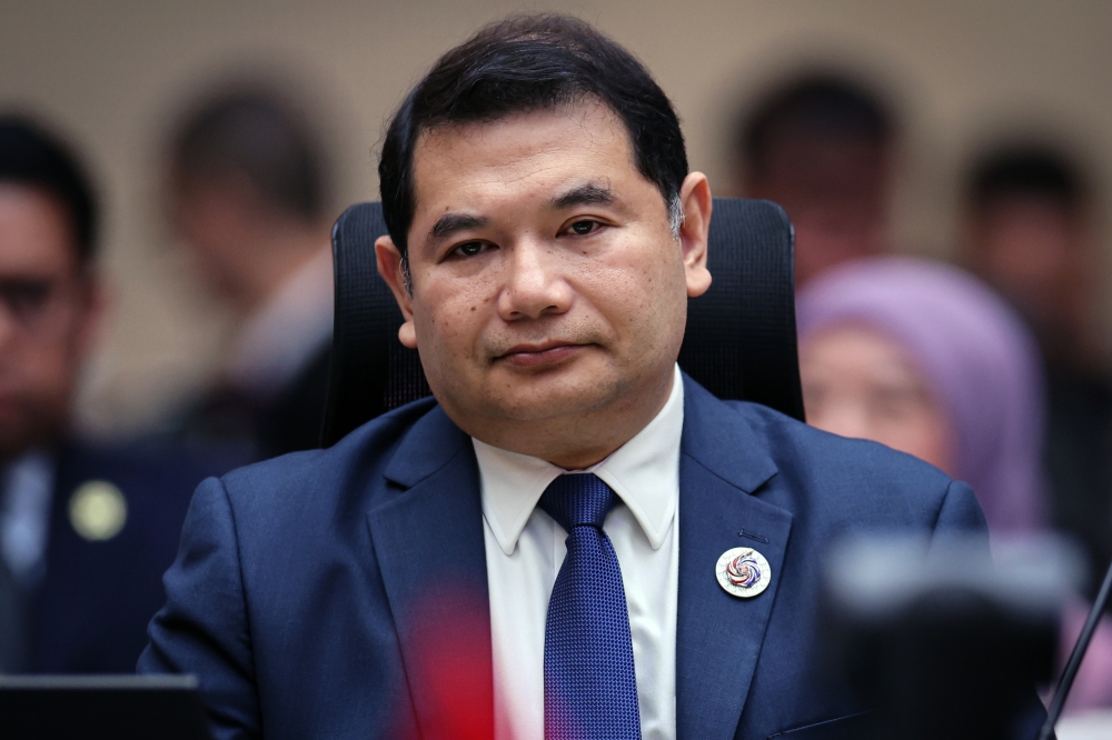 Pandan MP Rafizi Ramli said his remarks about contesting in GE16 under a different ticket did not amount to quitting PKR. — Bernama pic
