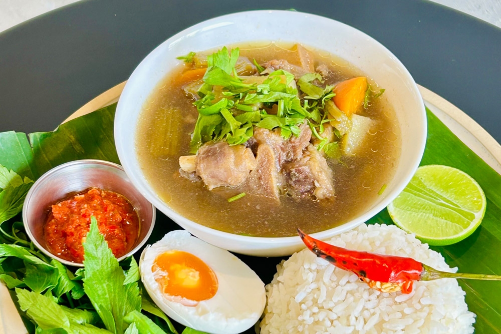 Sup Ekor Aussie Beef & Ulam. — Picture courtesy of Cake Jalan Tiung