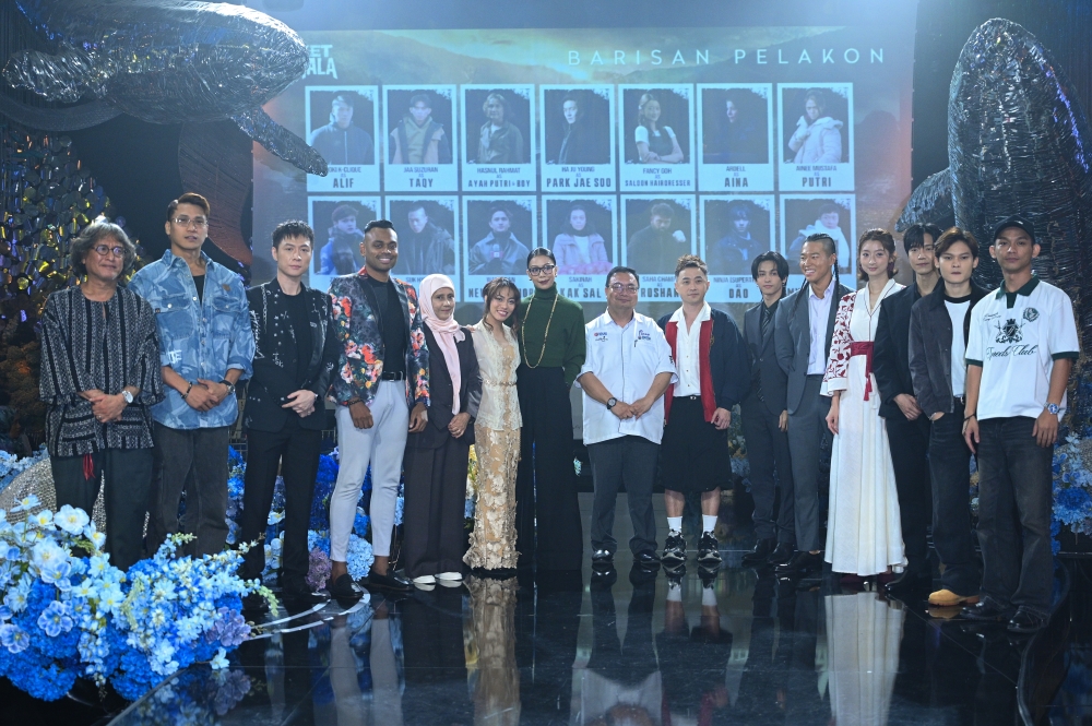 The cast of ‘Tiket Sehala – Dibunuh atau Membunuh’ in a group photo at the film’s launch at Confetti KL on March 2, 2026. — Picture courtesy of Key Billions