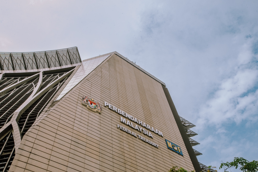 As of December 31, 2025, the total amount of loans stood at RM4.9 billion, while overdue BNPL loans were recorded at RM160.2 million, or 3.3 per cent of the total BNPL loans. —Picture by Raymond Manuel