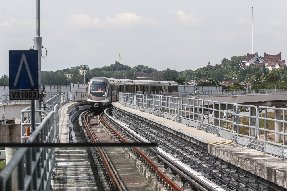 Transport Minister Anthony Loke said the figure was calculated based on the stipulated daily rate of RM2.7 million imposed on the contractor for each day of delay. — Picture by Yusof Isa