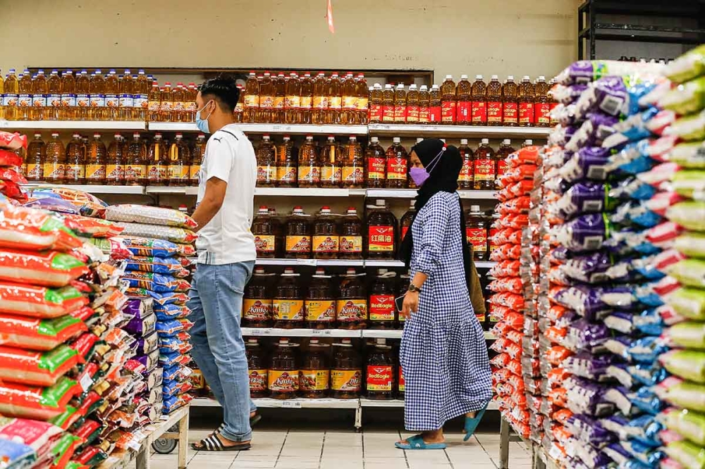 Senior press secretary to the prime minister, Tunku Nashrul Abaidah, said Datuk Seri Anwar Ibrahim had stressed that the availability of supplies and price stability of daily necessities must be guaranteed nationwide without exception. — Picture by Sayuti Zainudin 