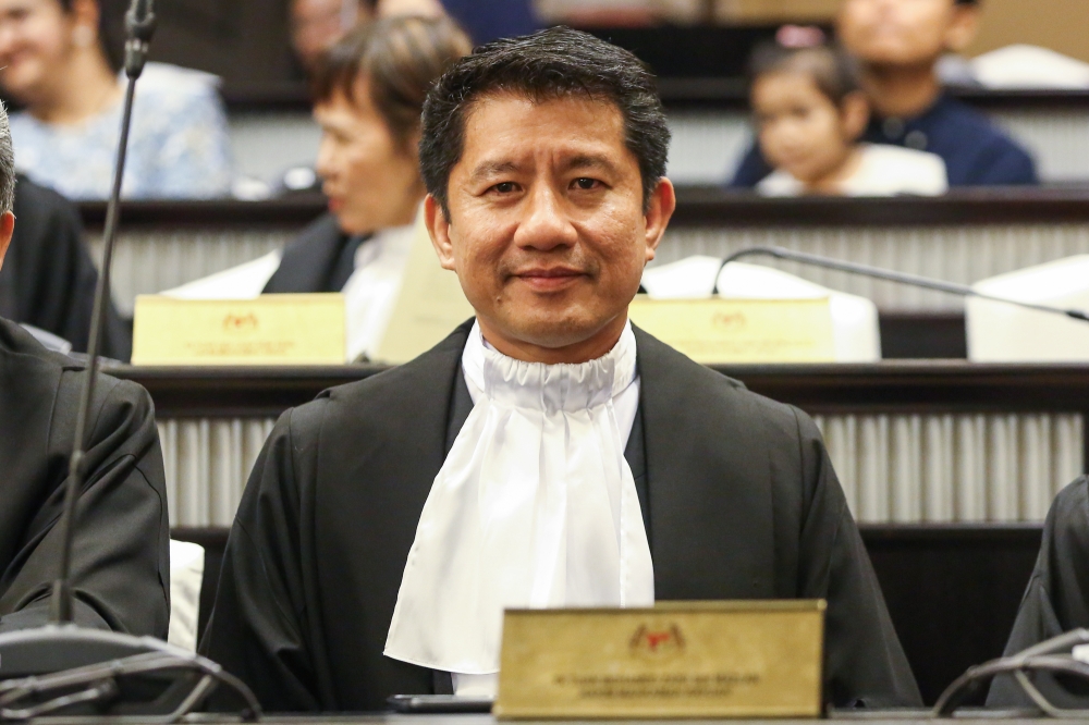 In rejecting Rosmah’s recusal bid, Datuk Mohamed Zaini Mazlan also said judges are not in court to be popular, but instead make decisions based on the law and the facts of the case. — Picture by Yusof Mat Isa