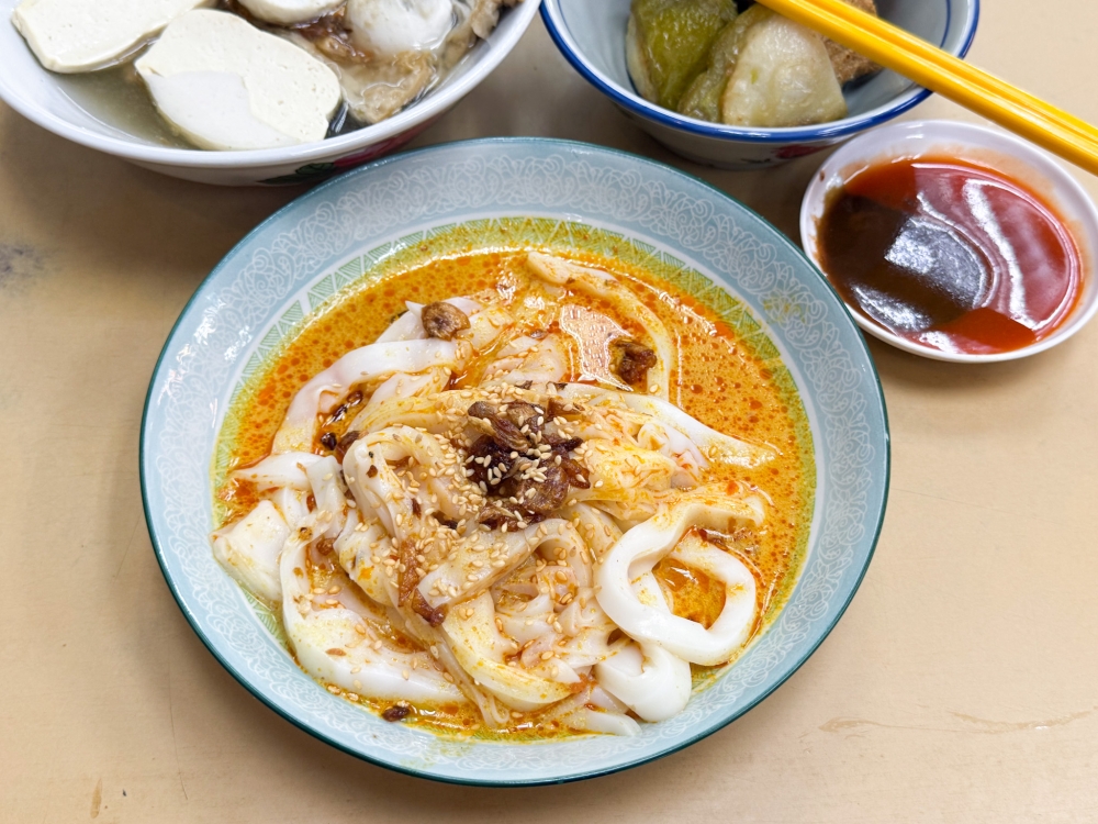 The Curry Chee Cheong Fun turns out to be the star of the show. — Picture by Lee Khang Yi