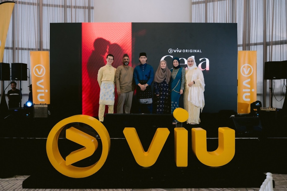 The cast of the next Viu series ‘Aku Pilih Pelangi’ pose for a photograph ahead of its release in April 2026. — Picture courtesy of Viu Malaysia