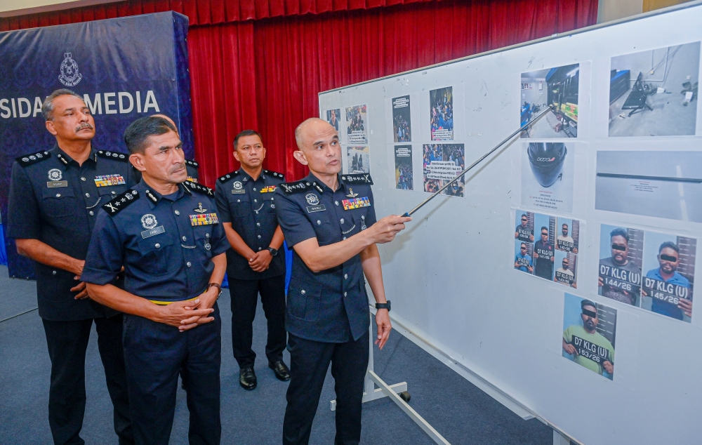 Selangor Police have confirmed that one of the individuals believed to be involved in the shooting incident in Taman Seri Kapar, Klang this morning has died. — Bernama pic