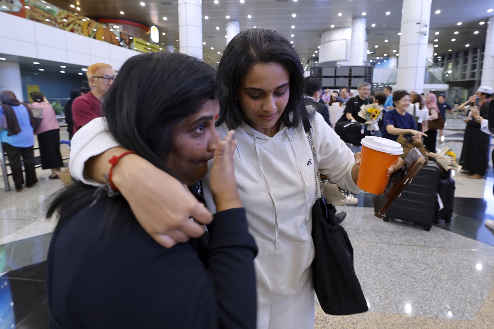 Malaysians stranded in the Middle East following geopolitical tensions in the region landed safely at Kuala Lumpur International Airport (KLIA) in Sepang March 5, 2026. — Bernama pic