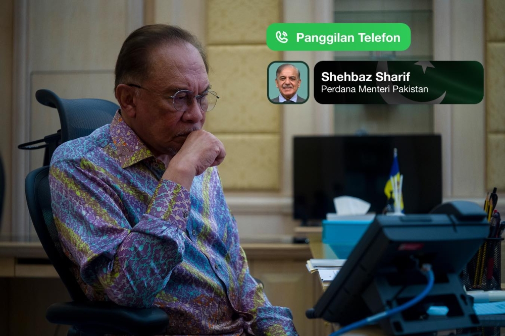 Prime Minister Datuk Seri Anwar Ibrahim spoke with Pakistan Prime Minister Shehbaz Sharif on the worsening Middle East conflict following attacks on Iran. — Picture via Facebook/Anwar Ibrahim