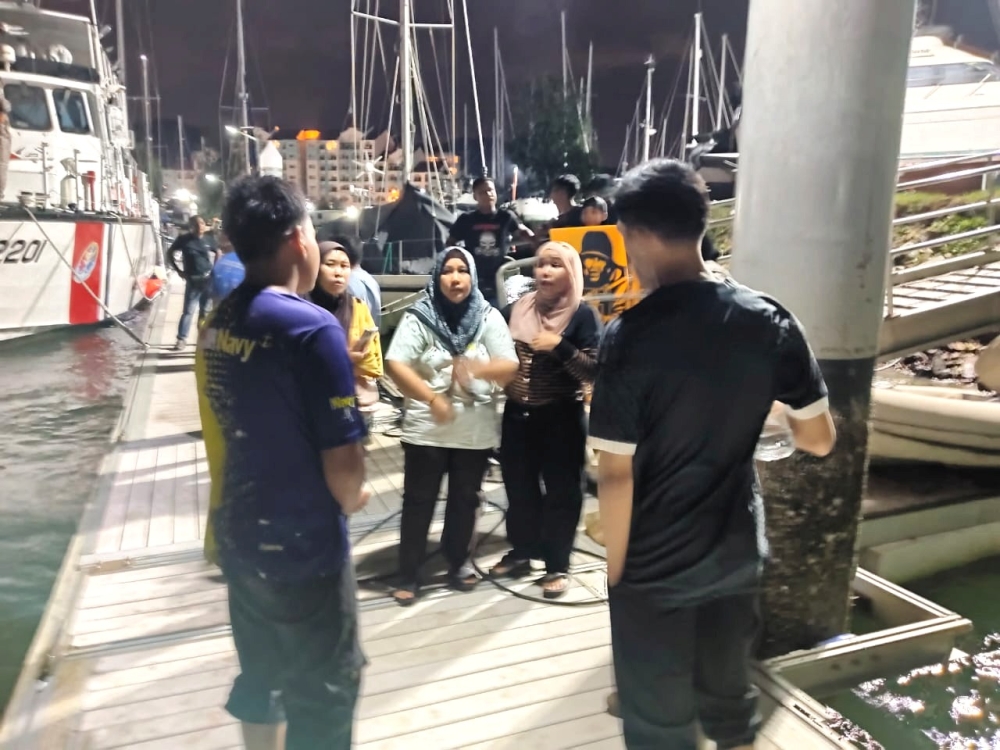 The teenagers were brought safely to Marina Island Jetty in Lumut and reunited with their families later that night. — Picture via Facebook/maritimmalaysia