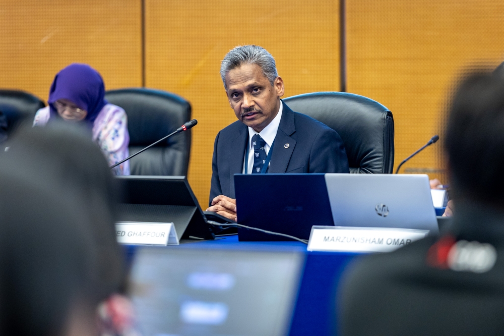Bank Negara Malaysia (BNM) Governor Datuk Seri Abdul Rasheed Ghaffour said Asean’s integration helped reinforce Malaysia’s role in regional manufacturing and supply chains with more than half of the country’s exports linked to global value chains (GVCs). — Picture by Firdaus Latif
