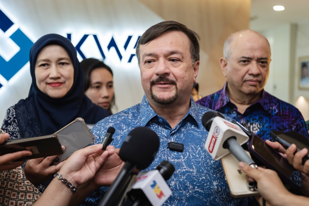 Finance Minister II Datuk Seri Amir Hamzah Azizan said that adopting common policies, such as standardised emissions measurement, consistent intervention tools, and aligned taxonomy in areas like climate change, would make Asean markets more fluid and interconnected, allowing the region to be seen as a single market rather than a collection of separate countries. — Bernama pic