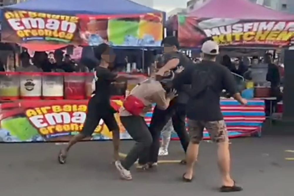 Authorities said the fight is believed to be linked to a dispute over a wager involving a night running event. — Daily Express pic