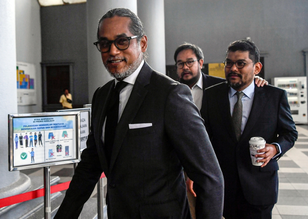 Former health minister Khairy Jamaluddin said he has asked his aide to draft a letter as he considers returning to Umno through the party’s ‘Rumah Bangsa’ initiative. — Bernama pic