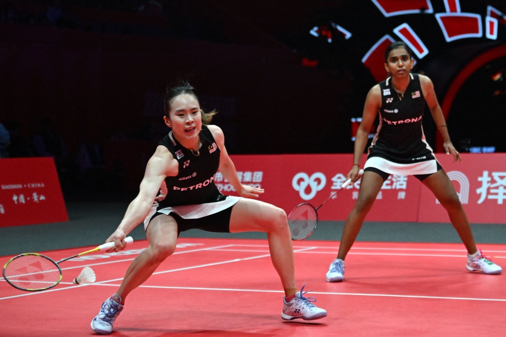 National women’s doubles pair Pearly Tan-M. Thinaah marched into their maiden All England semi-final after defeating Indonesia’s Febriana Dwipuji Kusuma-Meilysa Trias Puspitasari in the quarter-finals at the Utilita Arena, Birmingham, early this morning. — AFP pic