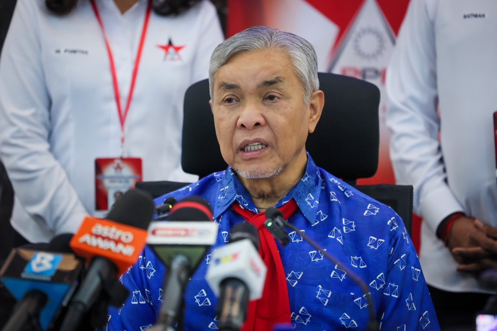 Deputy Prime Minister Ahmad Zahid Hamidi said the project, completed five months ahead of schedule, will ease traffic in Pekan Bagan Datuk and benefit about 7,000 nearby residents. — Bernama pic
