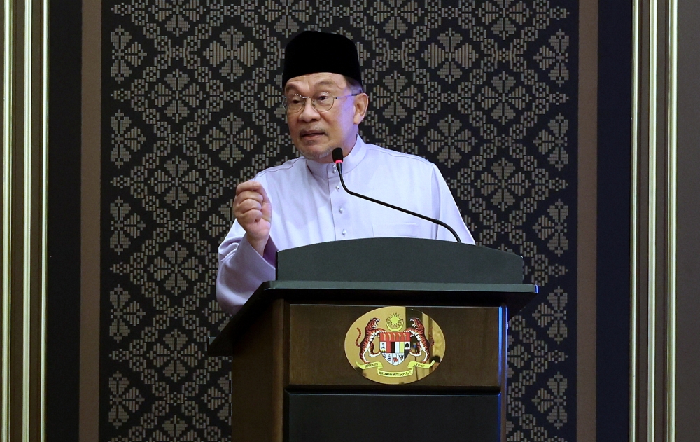 Prime Minister and Finance Minister Datuk Seri Anwar Ibrahim said the early disbursement is expected to help millions of Malaysians prepare for the upcoming Hari Raya Aidilfitri celebrations. — Bernama pic 