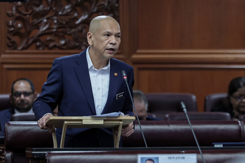 Domestic Trade and Cost of Living Minister Datuk Armizan Mohd Ali said the Sabah government is targeting 35,000 of its students studying at higher learning institutions nationwide to benefit from the Graduan Rindu Sabah Subsidi Tiket Penerbangan (GRS/SUBFLY) assistance, following the Federal Government’s support for the implementation of the initiative. — Bernama pic