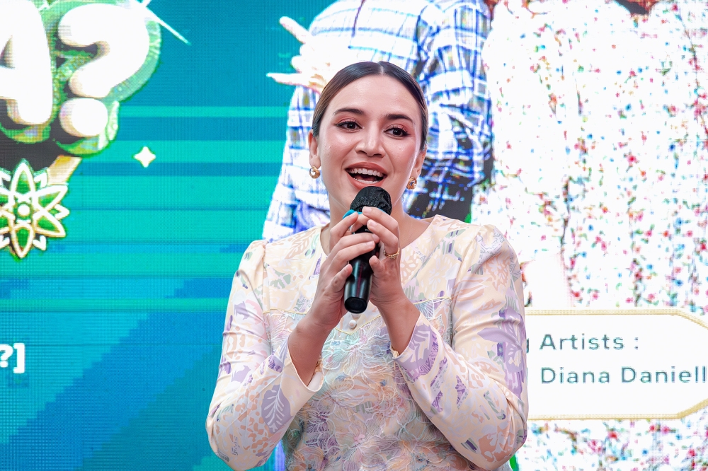 Sorry, fellas — Malaysian actress and singer Diana Danielle has revealed she’s no longer single. — Picture by Firdaus Latif