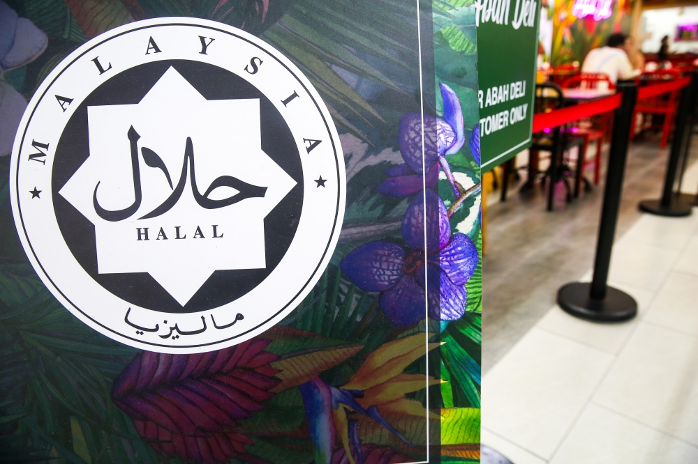 Al-Sultan Abdullah also called on traders, manufacturers, restaurant operators and all parties in the halal industry chain to uphold this trust responsibly and not exploit the sensitivities of Muslims.— Picture by Choo Choy May