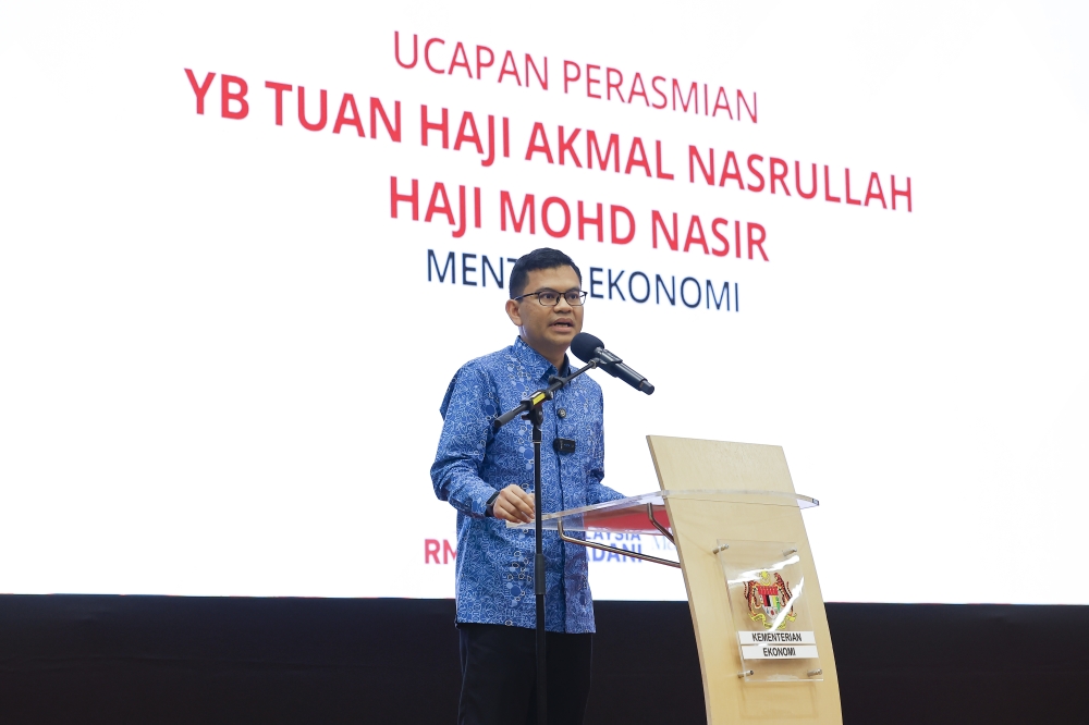 Economy Minister Akmal Nasrullah Mohd Nasir said conflicts in West Asia could disrupt the stability of global energy supply and international trade flows, triggering commodity price shocks. — Bernama pic 