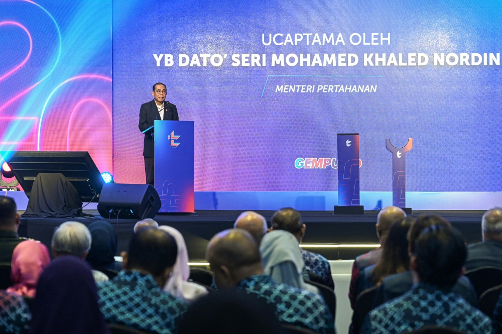 Defence Minister Datuk Seri Mohamed Khaled Nordin said that the performance was a commendable achievement considering the challenging global economic situation throughout the past year. — Bernama pic 
