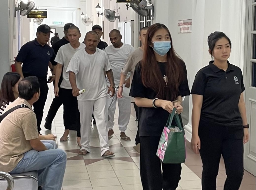 Judge Atan Mustaffa Yusoff Ahmad allowed Kuek Pei Lin and the minor to be released with two local sureties each, noting that the applicants fell under the exemption category under Section 13(2)(a) and (b) of the Security Offences (Special Measures) Act (Sosma) 2012. — Picture by Ben Tan