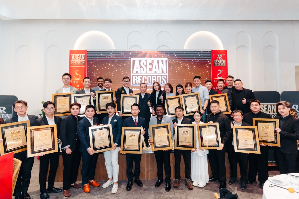 ASEAN RECORDS holders presented at the event, witnessed by Deputy Minister of Agriculture and Food Security Datuk Chan Foong Hin.