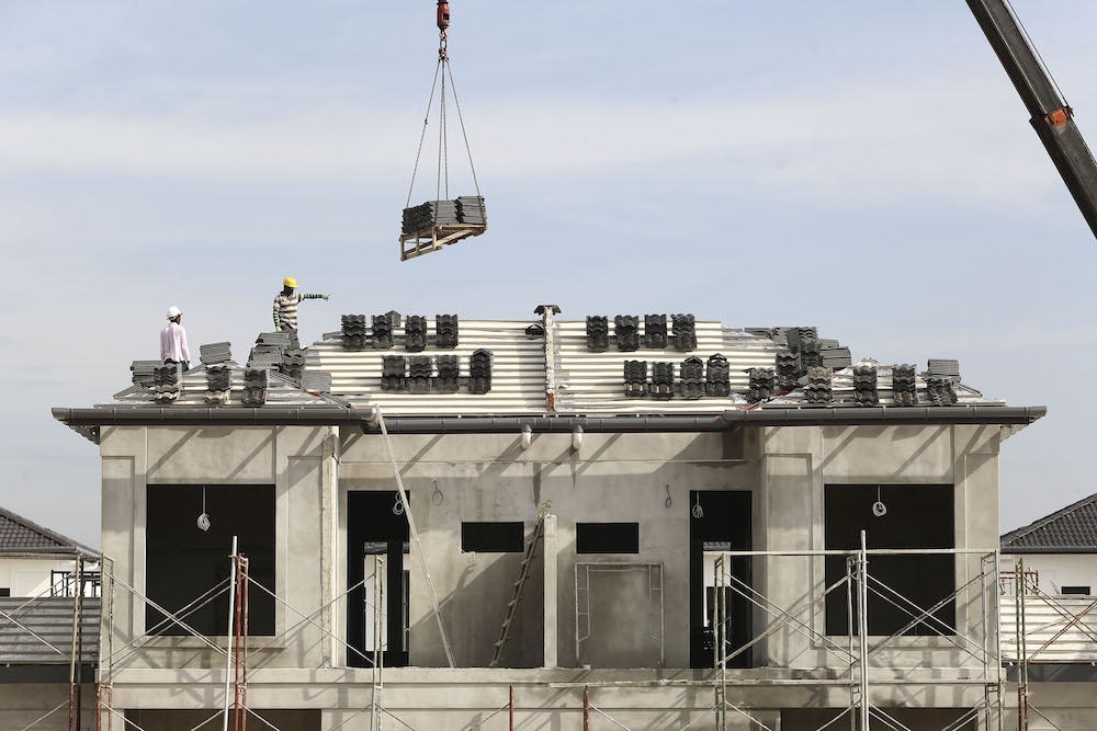Malaysians looking to buy homes are increasingly struggling to secure financing, with developers reporting loan rejection rates of up to 45 per cent for certain property price segments. — Picture by Yusof Isa