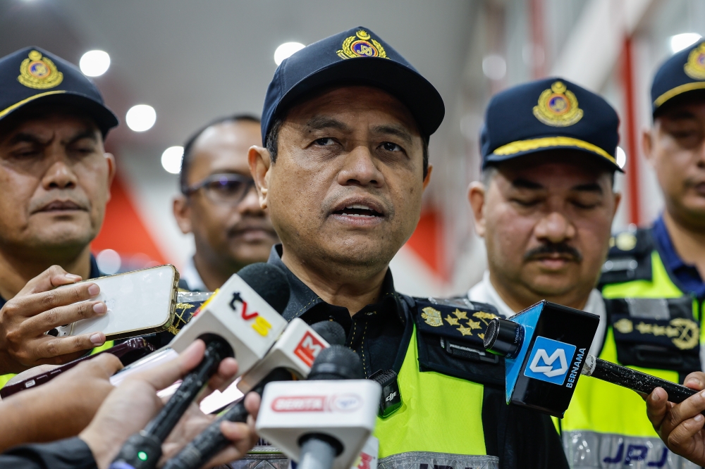 Road Transport Department (JPJ) director-general Datuk Aedy Fadly Ramli said all operators should comply with the requirement, as enforcement had been announced as early as 2020. — Bernama pic