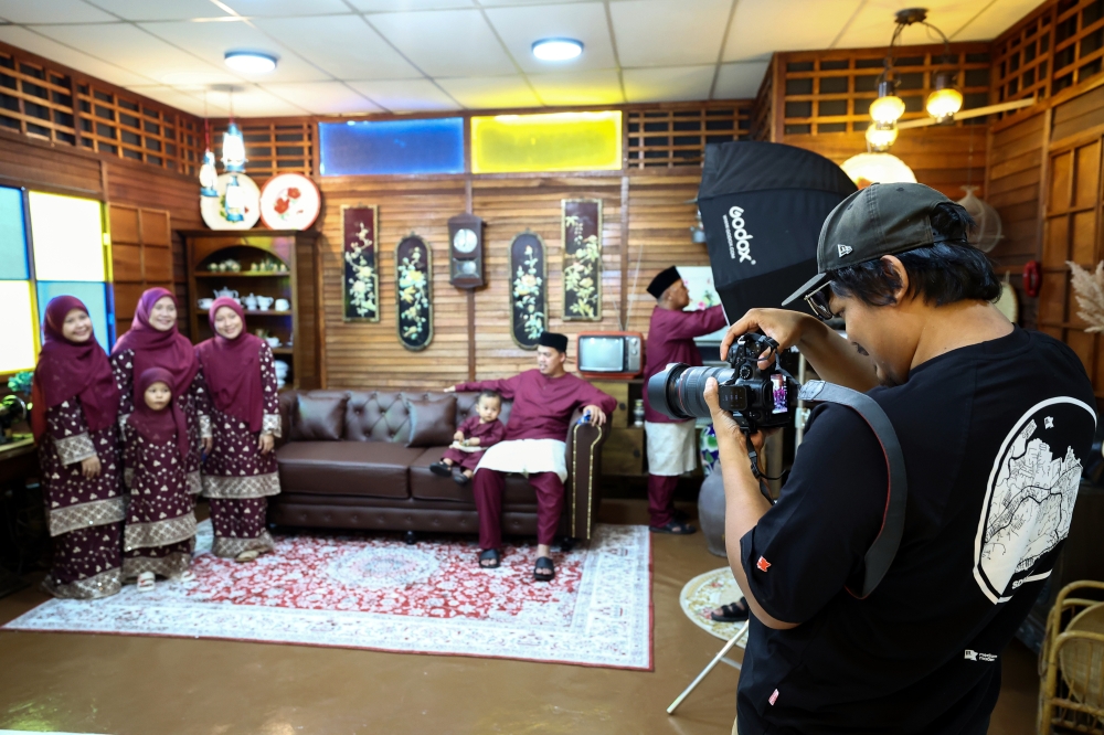 Studio owner Ahmad Jimmy, 41, who has been entrenched in the photography industry since 11 years ago, said despite facing competition from technological advancements such as artificial intelligence (AI) and smartphone cameras, photography studios remain the top choice for the local community. — Bernama pic