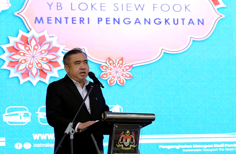 Transport Minister Anthony Loke said the programme would require active participation from the industry, similar to old vehicle disposal initiatives implemented by national car manufacturers such as Proton Holdings Bhd and Perusahaan Otomobil Kedua Sdn Bhd (Perodua). — Bernama pic