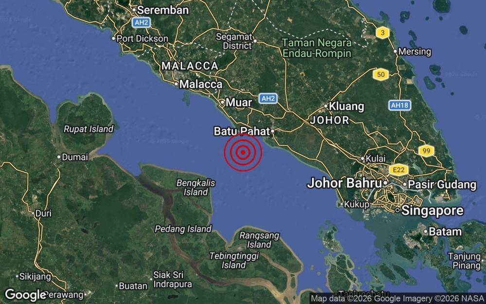 The Malaysian Meteorological Department (MetMalaysia) said the tremor was centred at coordinates 1.7 degrees North and 102.7 degrees East, at a depth of 10 kilometres. — Picture via Facebook/Met Malaysia