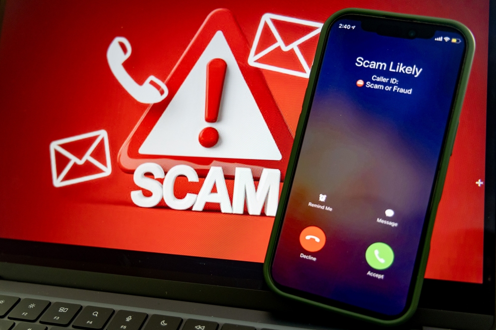 The use of “mules” to physically collect scam proceeds allows syndicates to bypass tighter digital transaction monitoring. — Picture by Firdaus Latif