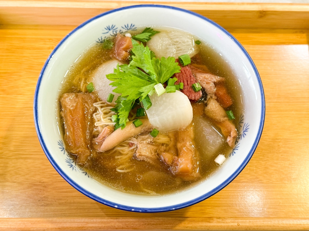 Five Spices Beef Noodles is a bowl not to be missed if you appreciate a lighter, cleaner beef broth served with egg noodles, gelatinous tendons, beef brisket and tripe — Picture by Lee Khang Yi