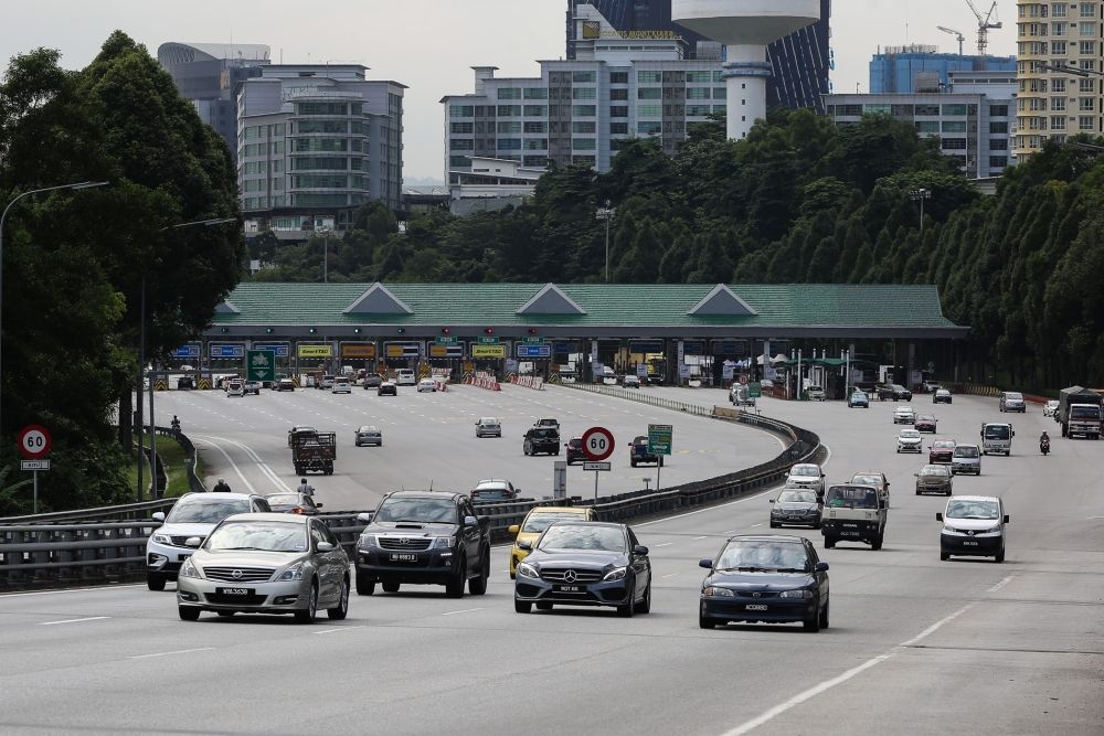 LLM director-general Mohd Hadzmir Yusoff said all concessionaires have been instructed to ensure there are no lane closures, except for emergencies starting March 18 until March 30, 2026 to ensure smooth road trips for the Raya festive season. — Picture by Yusof Mat Isa