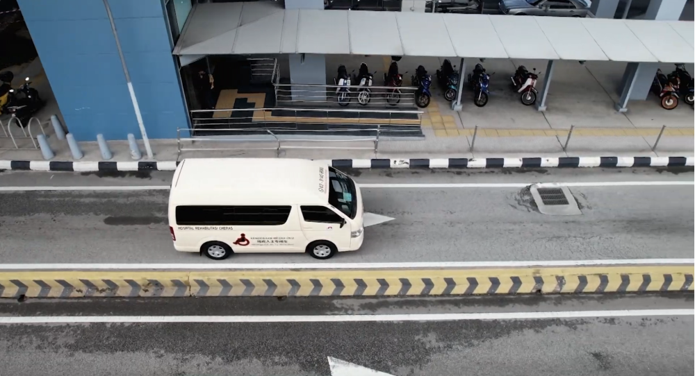 FT Minister Hannah Yeoh said the Go KL bus service to the hospital from April 1, 2026 is to improve access for patients, especially the elderly and those with mobility challenges. — Screengrab from YouTube/Hospital Rehabilitasi Cheras