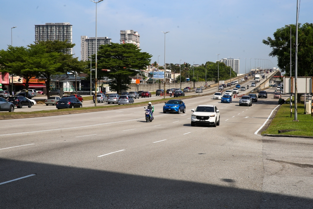 Malaysian developer Binastra Corp has secured a RM316.5 million contract for a 4.32-hectaremixed development project in Subang Jaya, Selangor, which is expected to boost its future earnings. — Picture By Choo Choy May