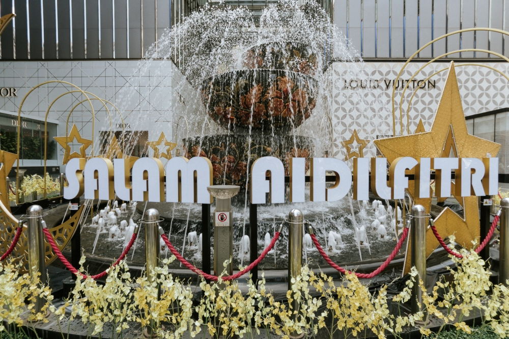 Malaysians have learned from the past 'surprise' Raya announcement and are better prepared. — Picture by Raymond Manuel